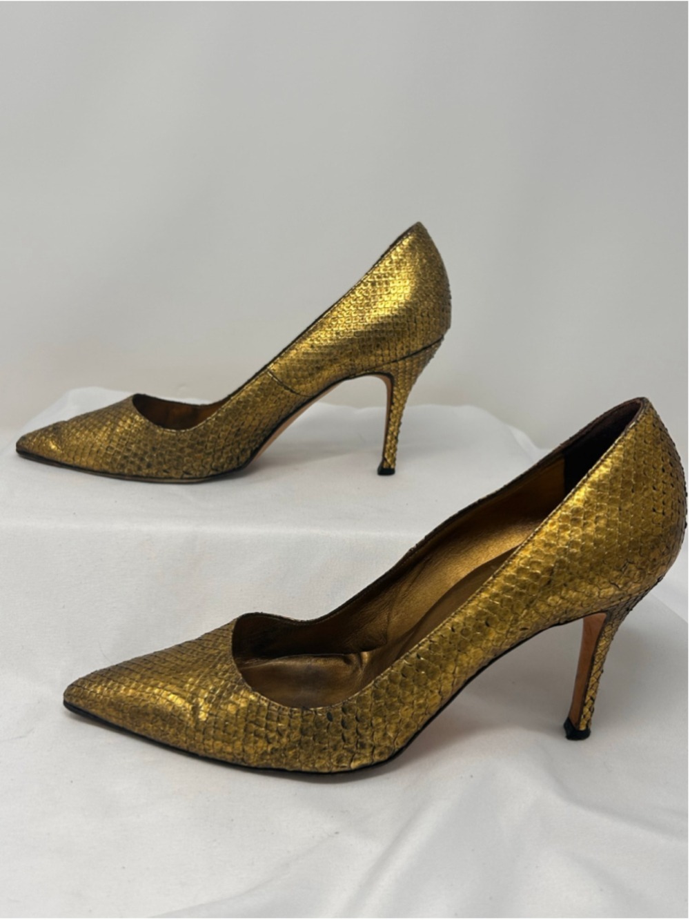 Manolo Blahnik BB Gold Metallic Snakeskin Embossed Pumps Heels 37